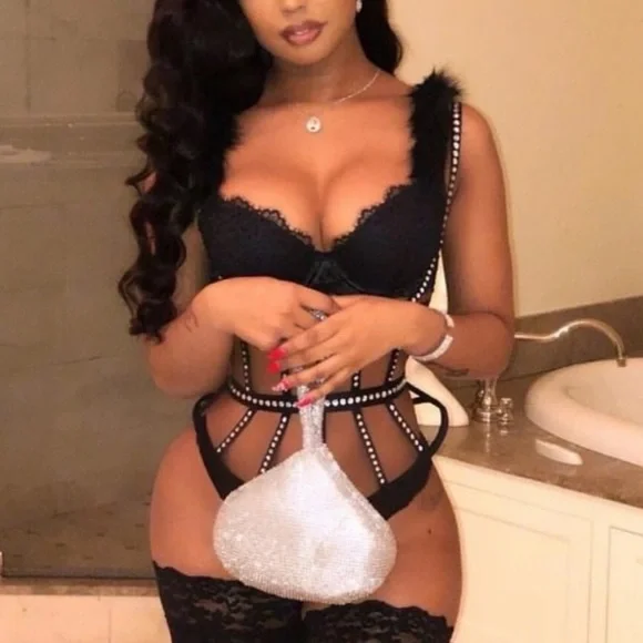 Victoria secret🔥 - Picture 1 of 4